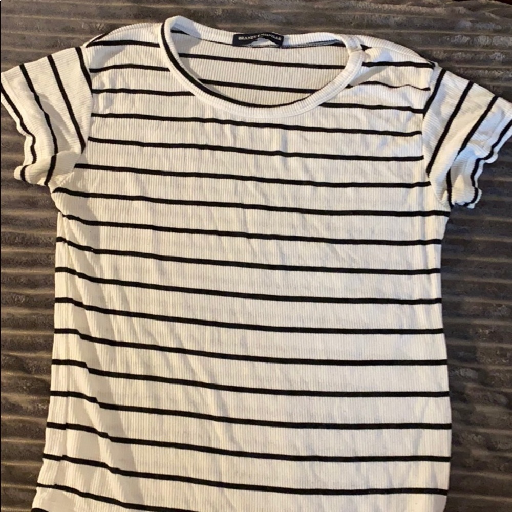 Brandy Melville tshirt